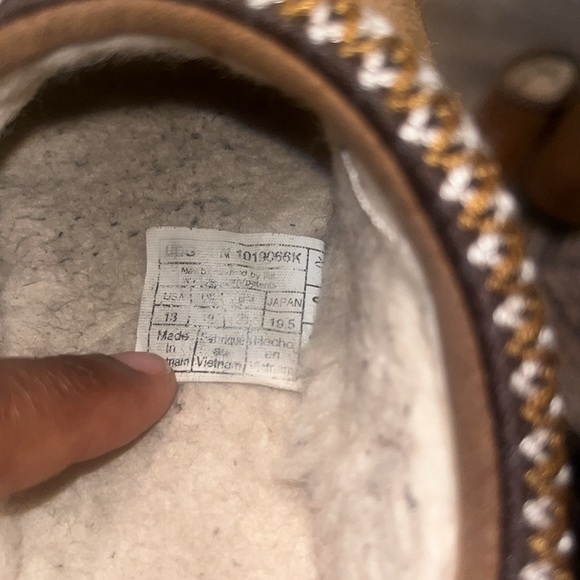 Kid Ugg slides - Picture 5 of 6